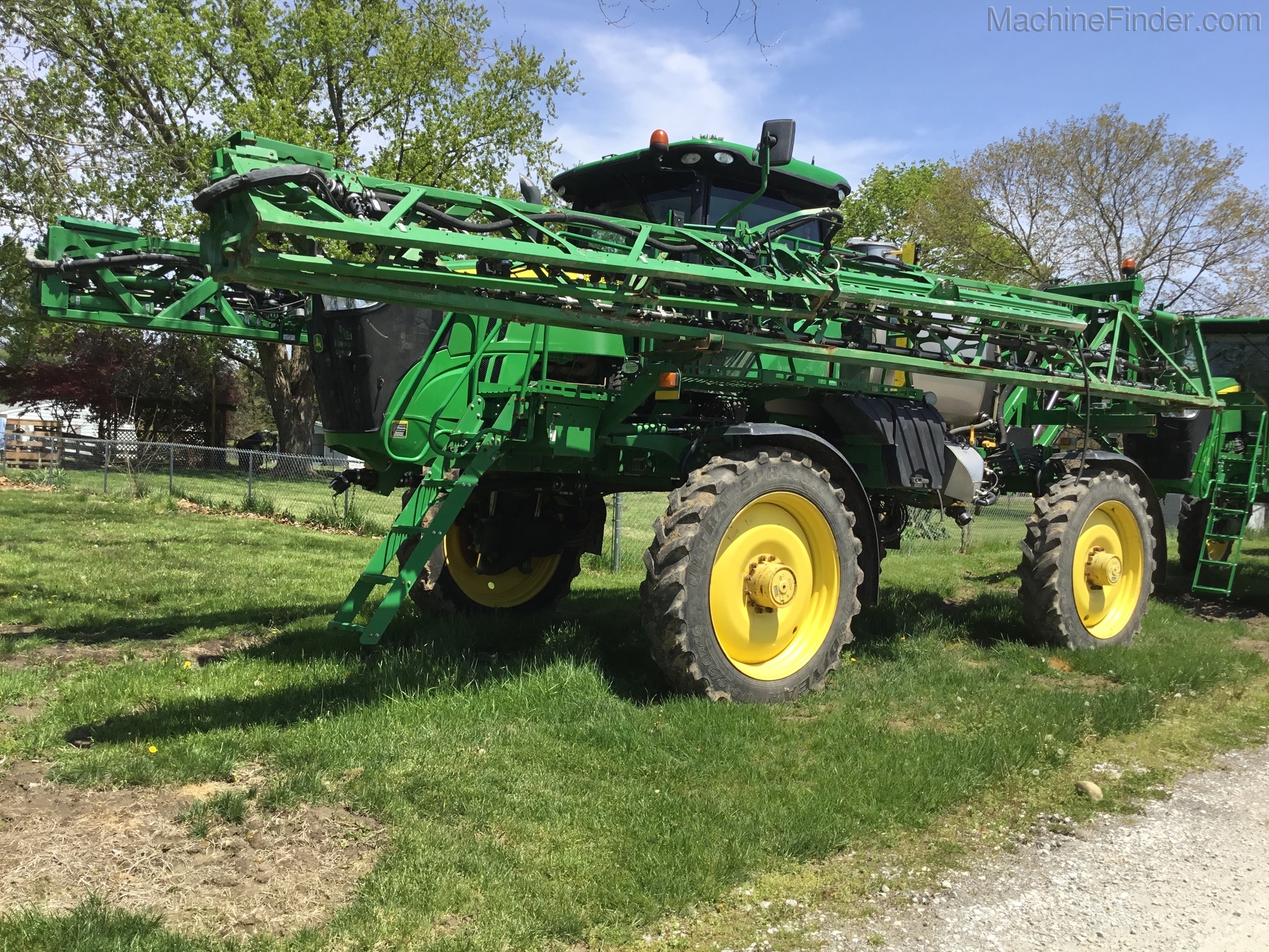 2016 John Deere R4038 Image 5