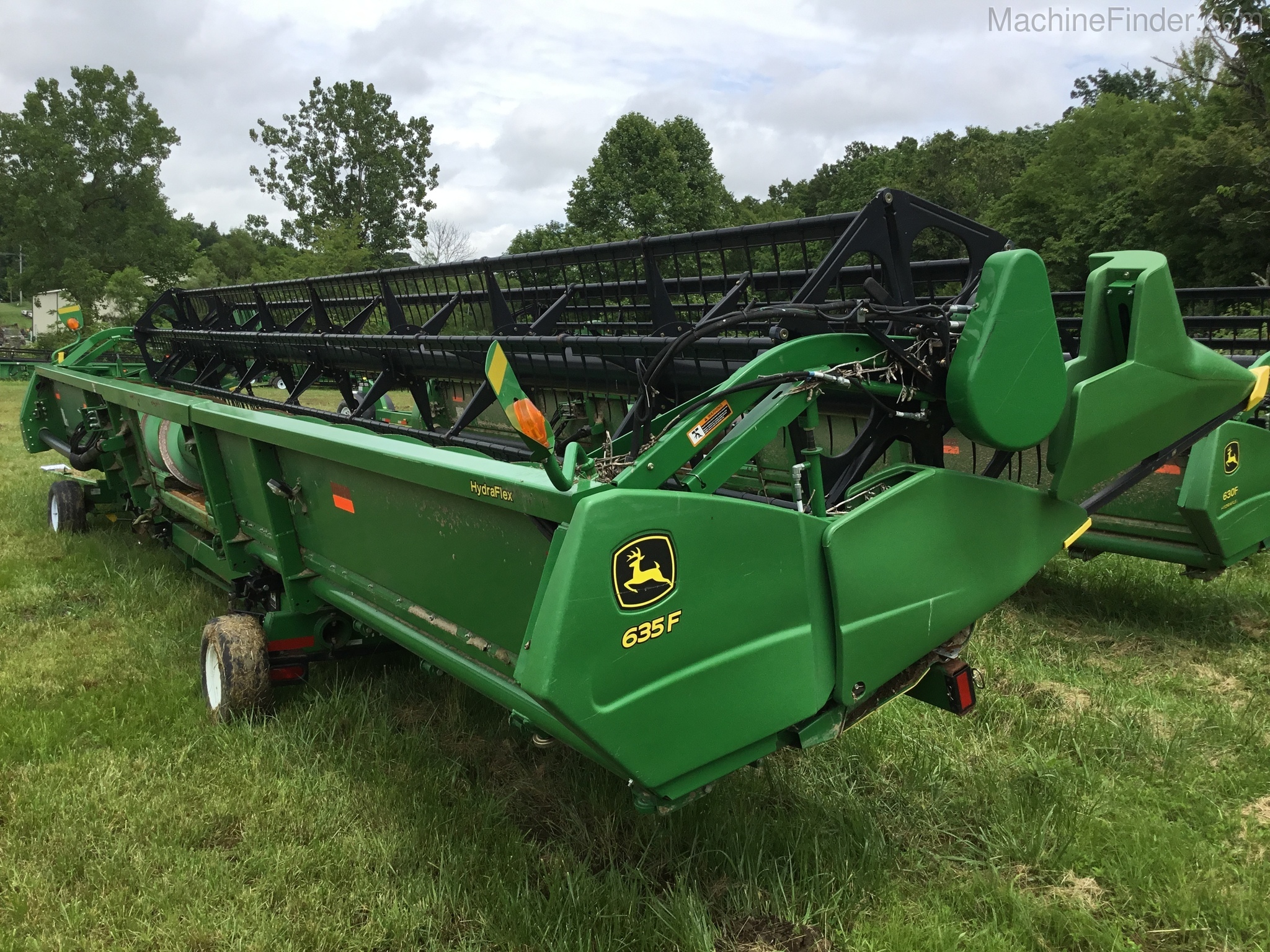 2012 John Deere 635F Image 2