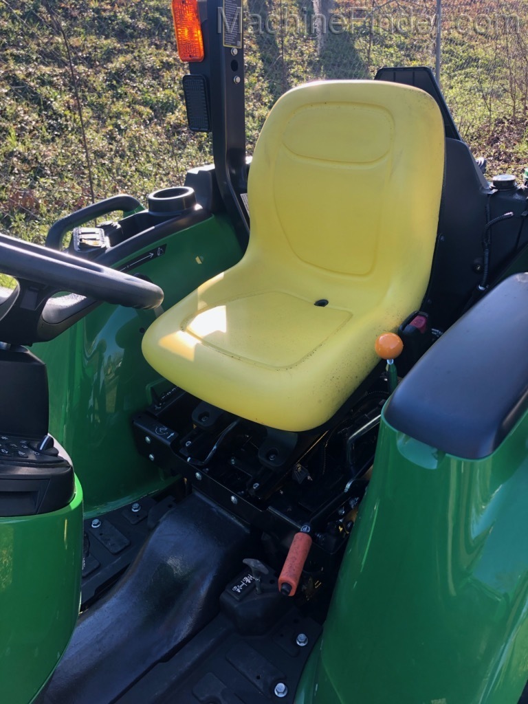2020 John Deere 3025E Image 5