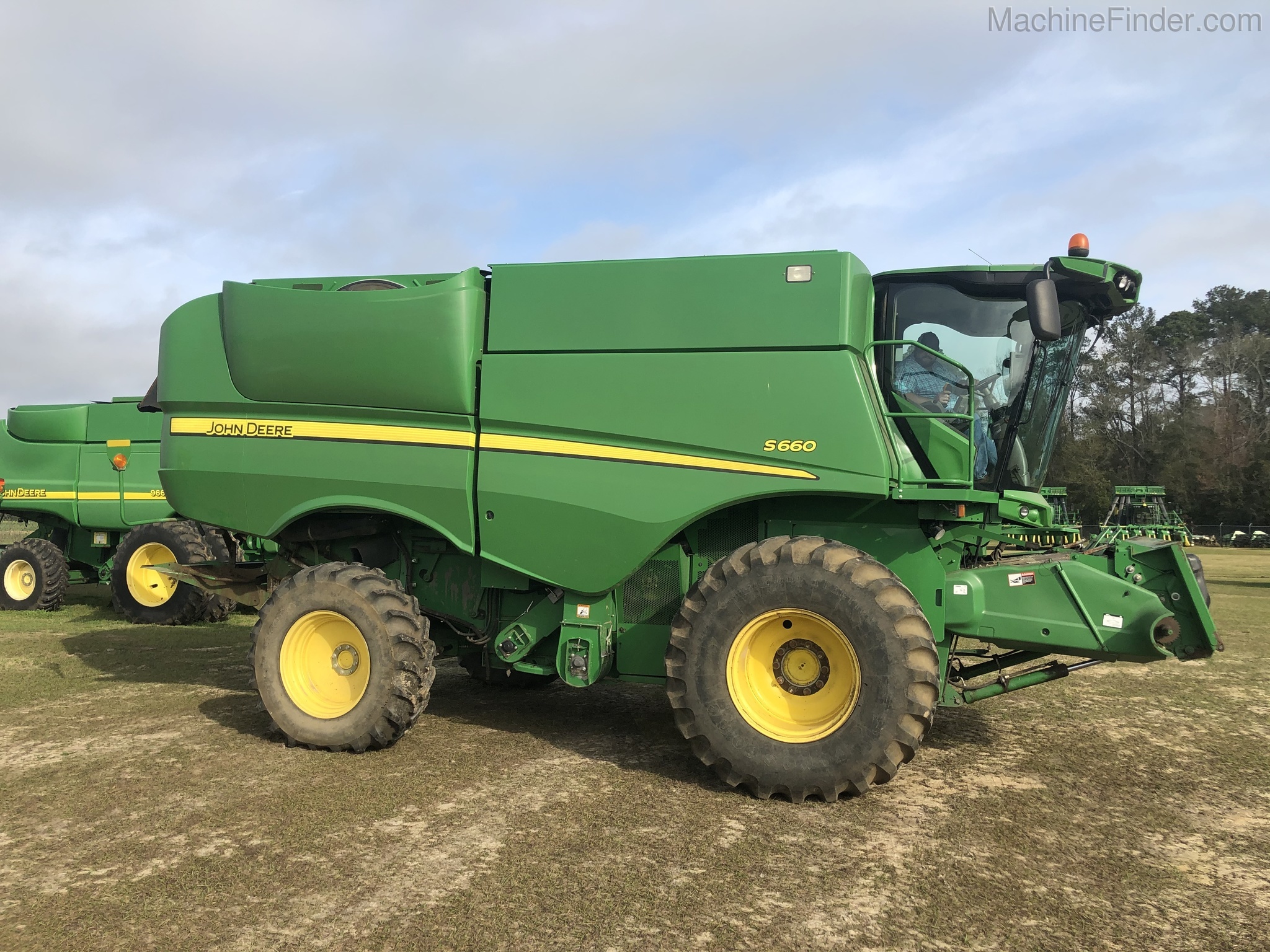 2013 John Deere S660 Image 3