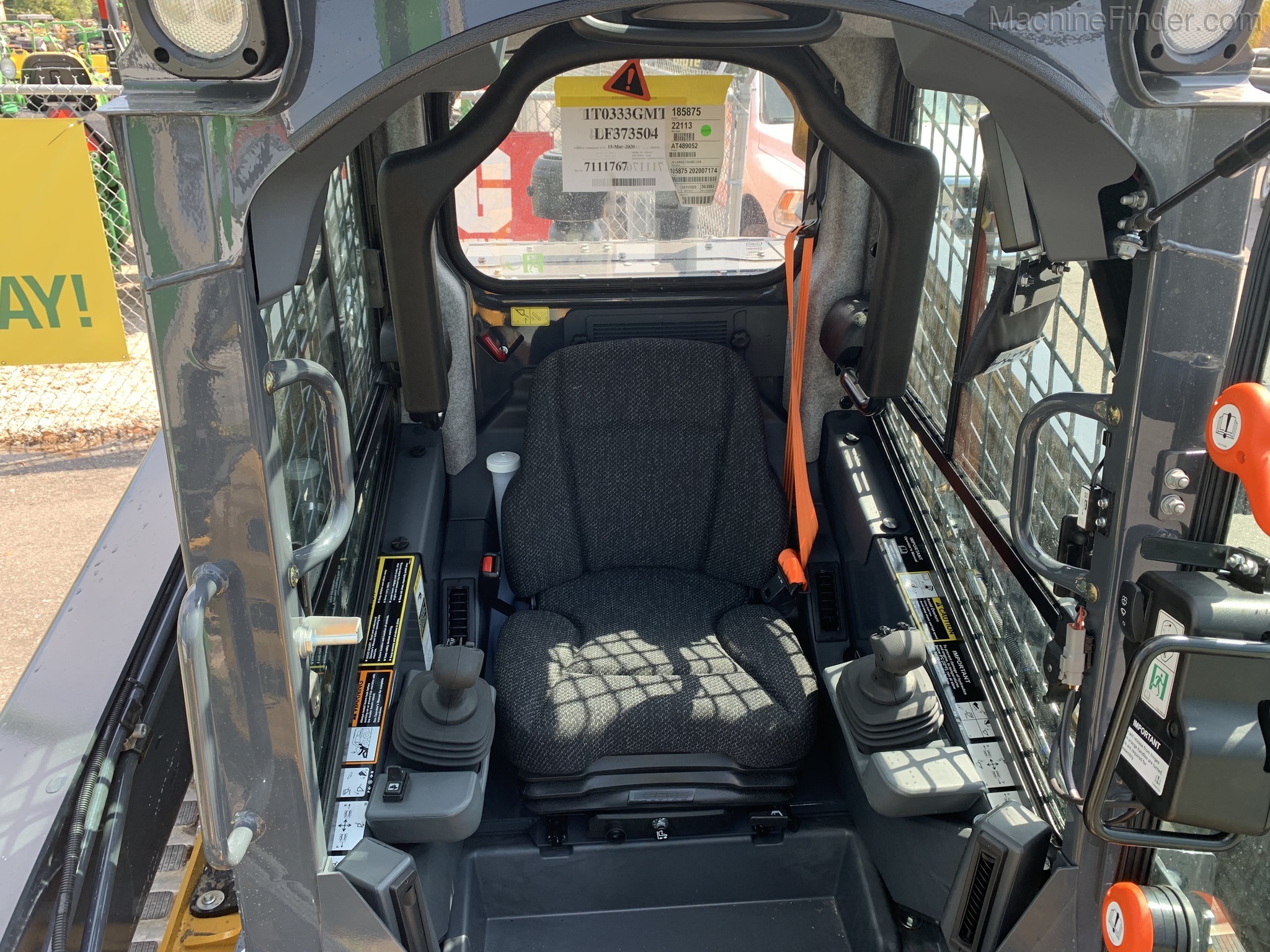 2020 John Deere 333G Image 5