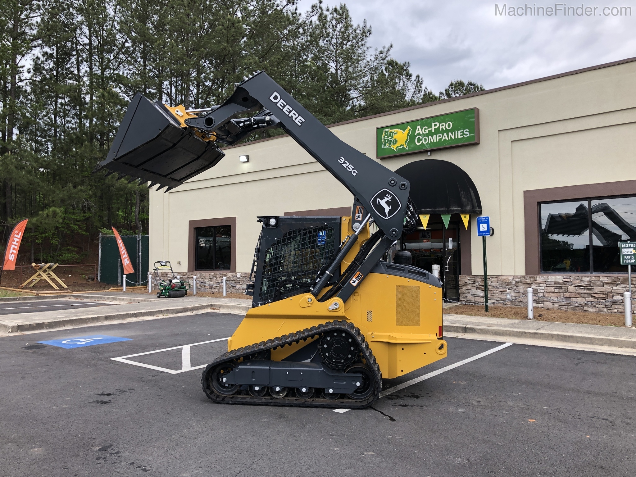 2020 John Deere 325G Image 5