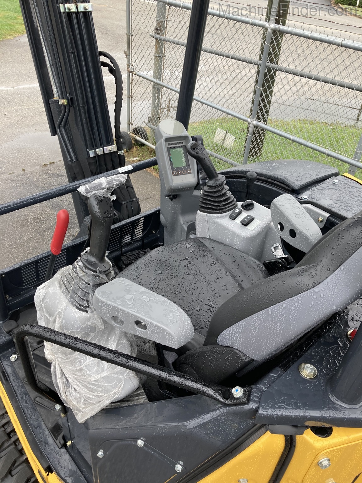 2020 John Deere 35G Image 2