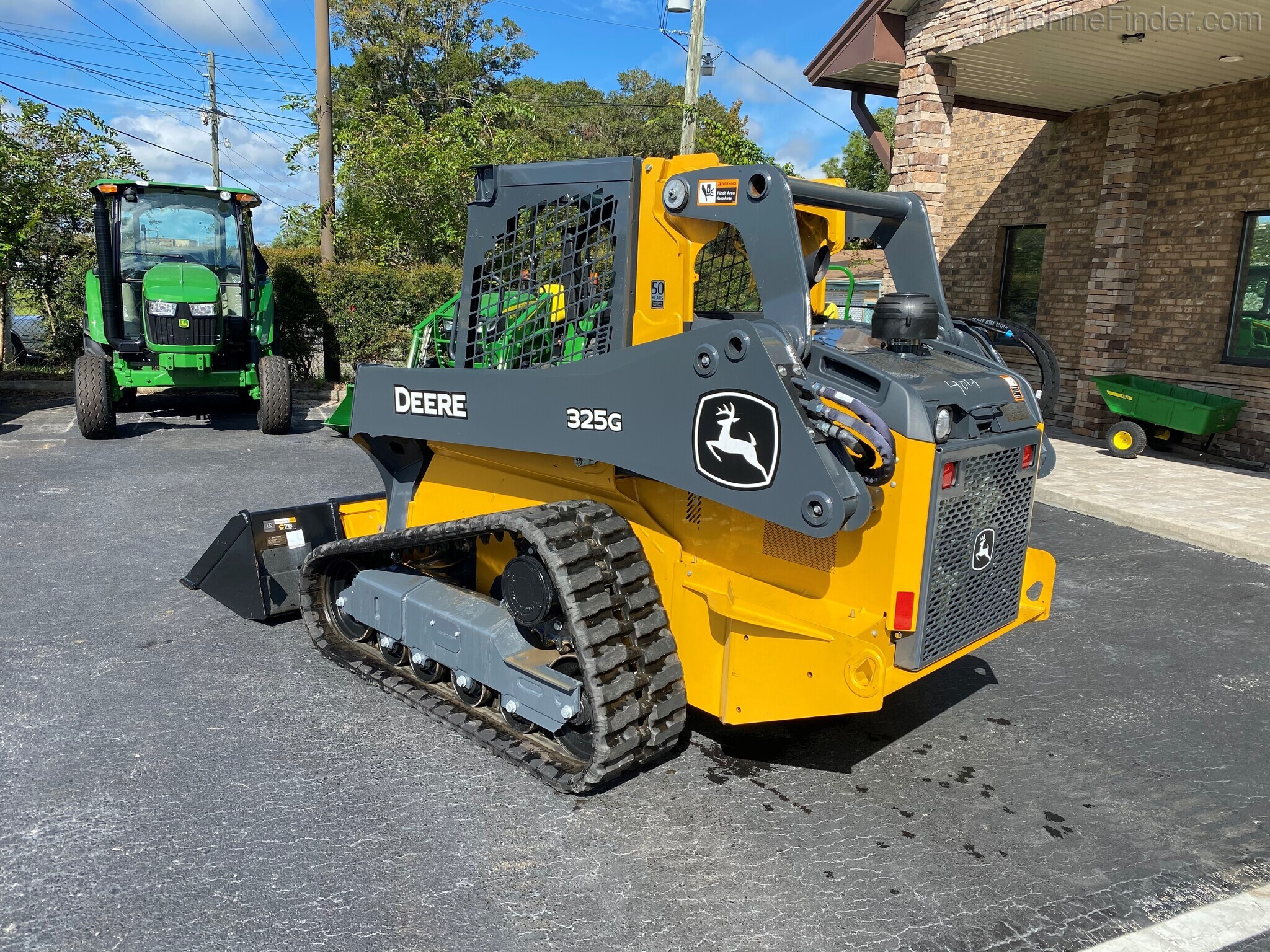 2020 John Deere 325G Image 2