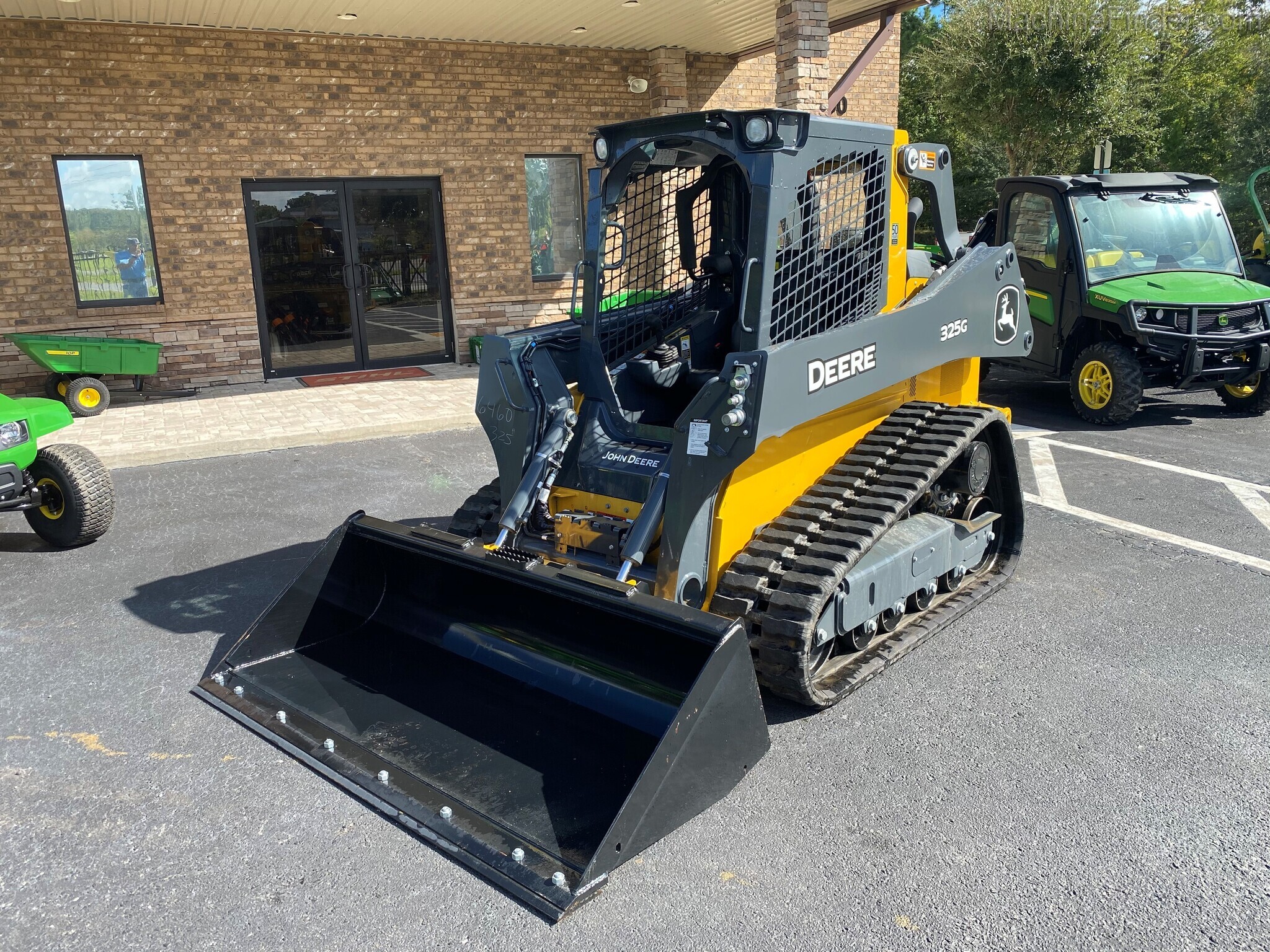 2020 John Deere 325G Image 5