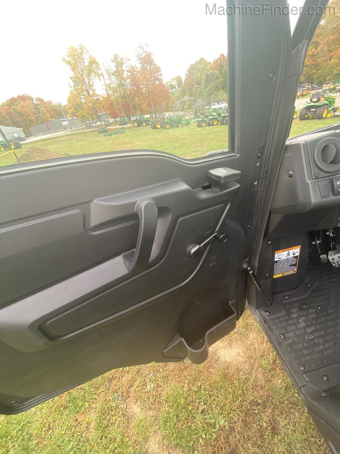 2021 John Deere 835M Image 15