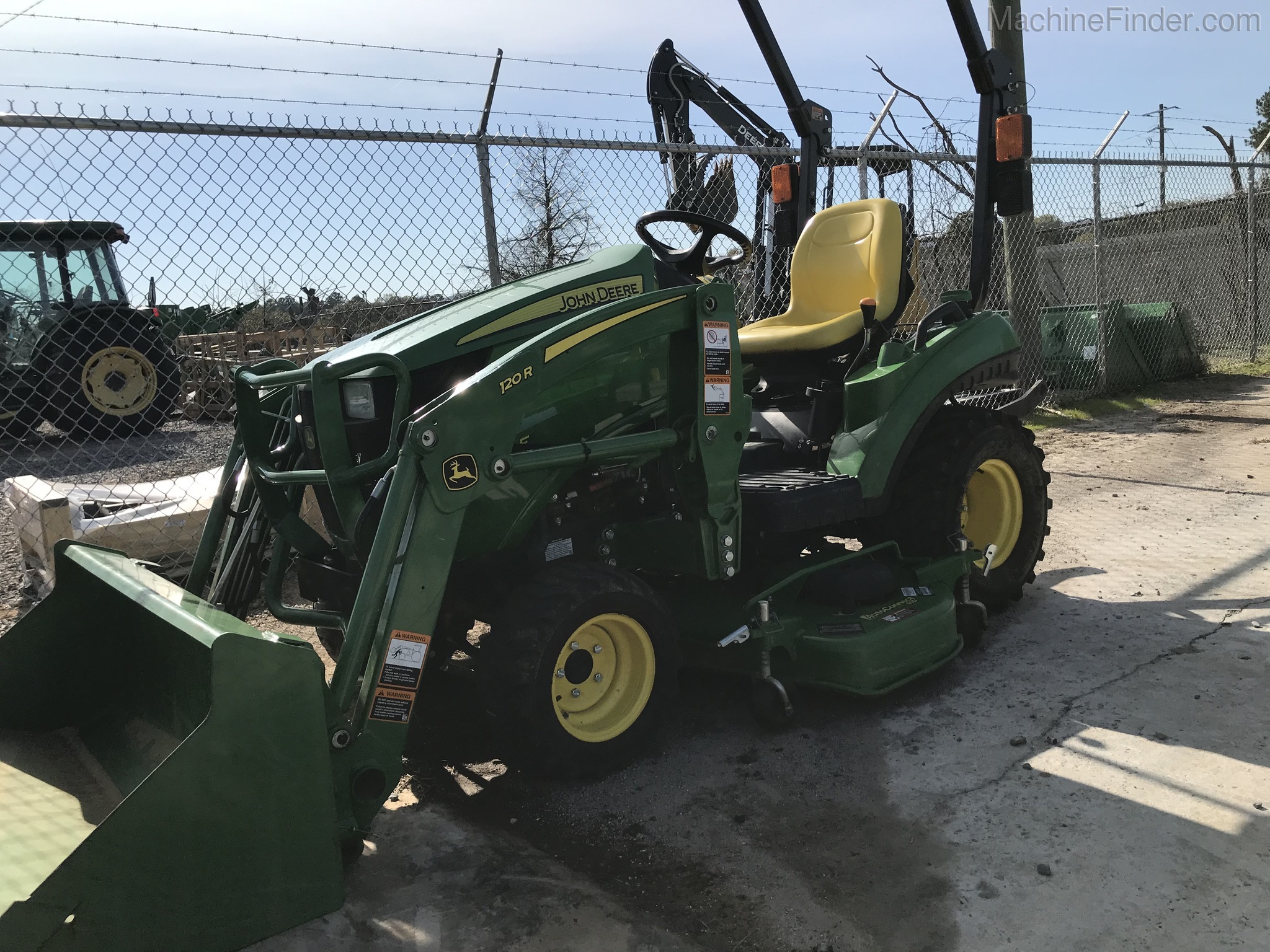 2019 John Deere 1023E Image 1