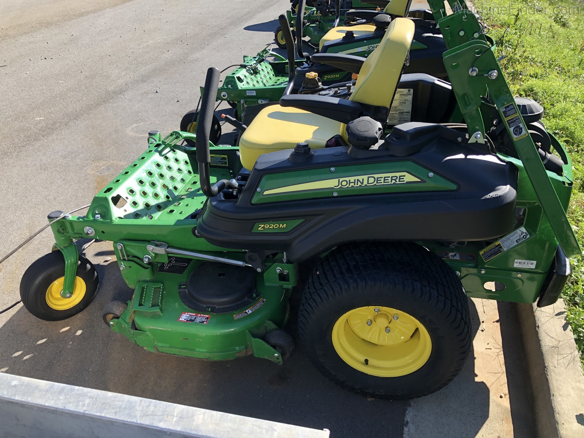 2018 John Deere Z920M Image 2