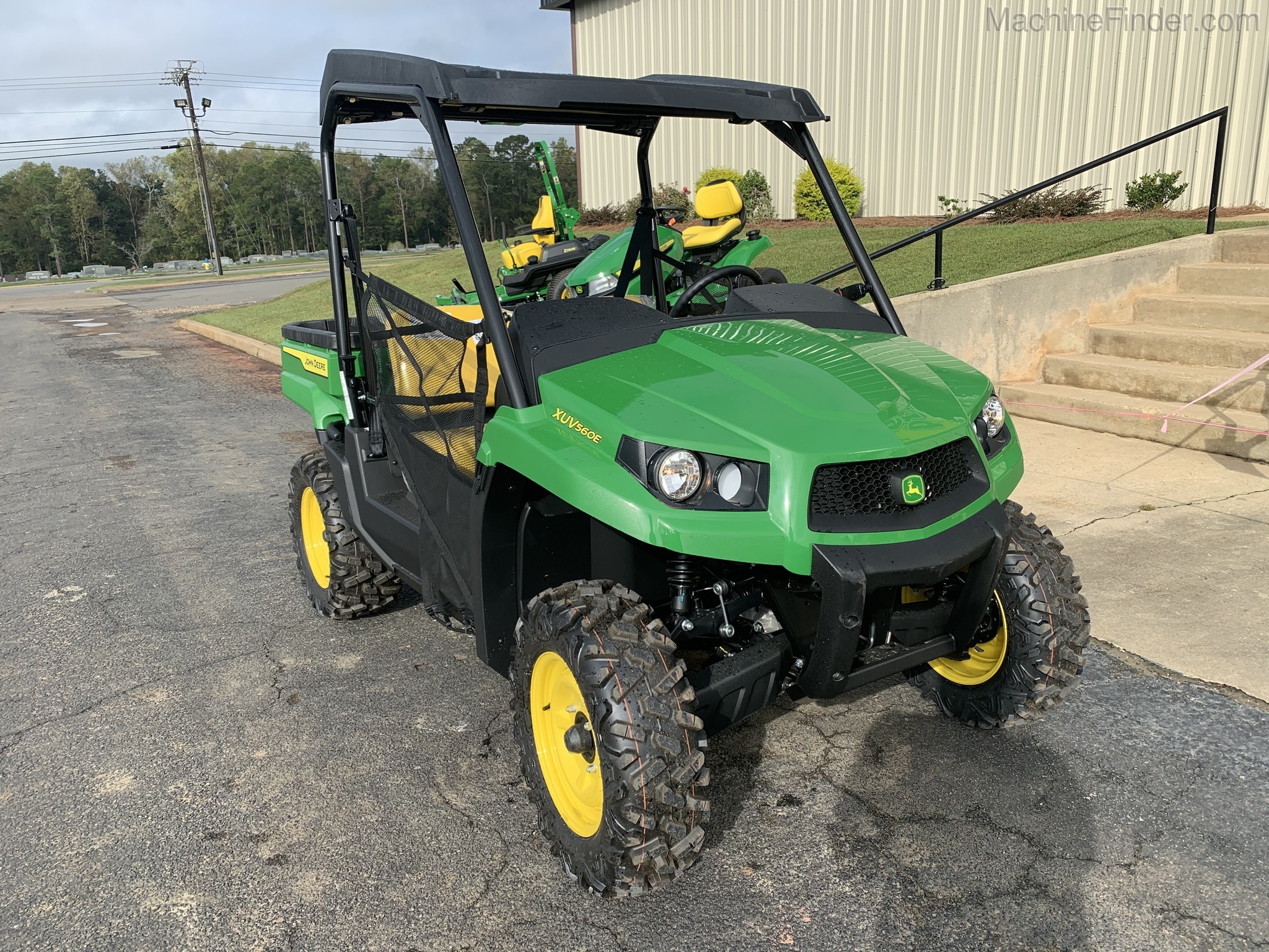 2021 John Deere XUV560E Image 2