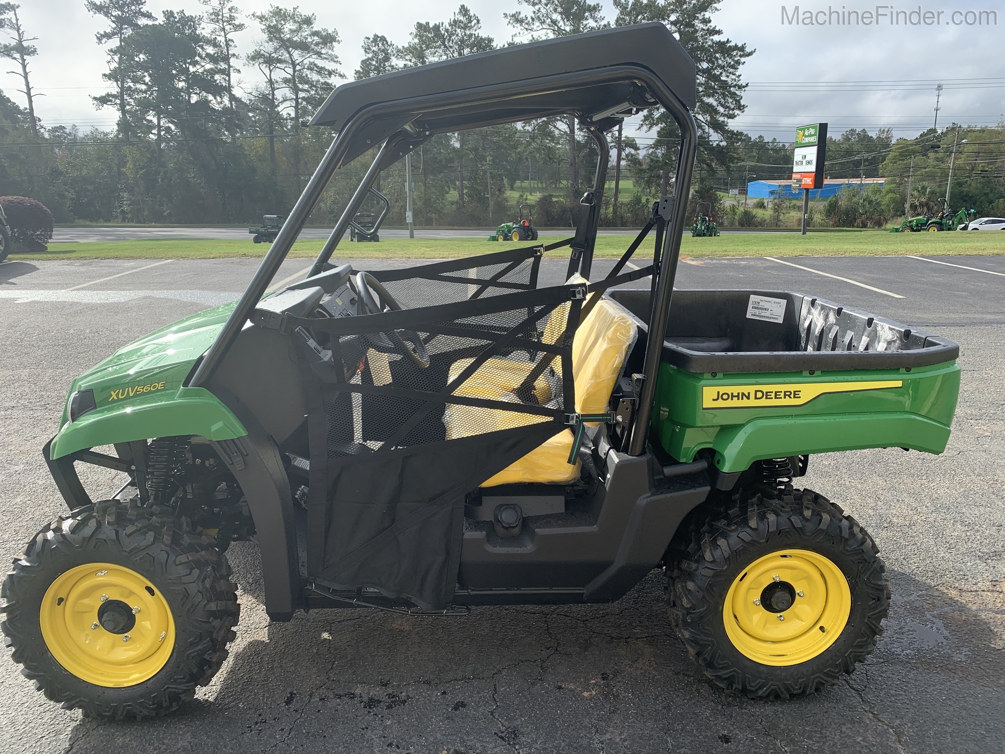 2021 John Deere XUV560E Image 5