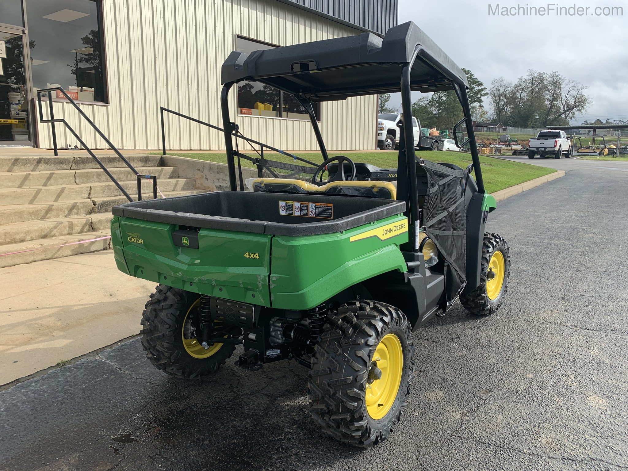 2021 John Deere XUV560E Image 8