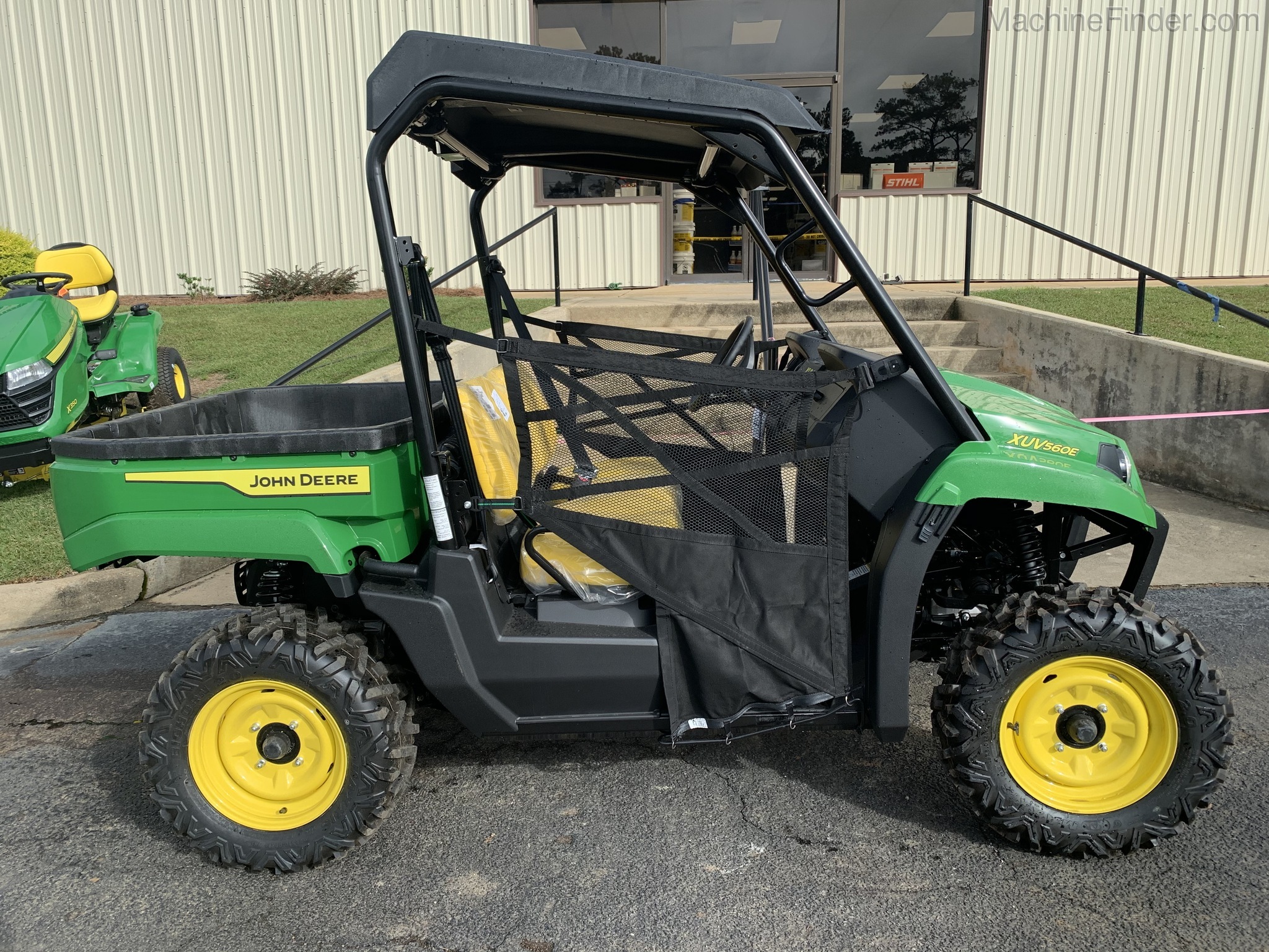 2021 John Deere XUV560E Image 9