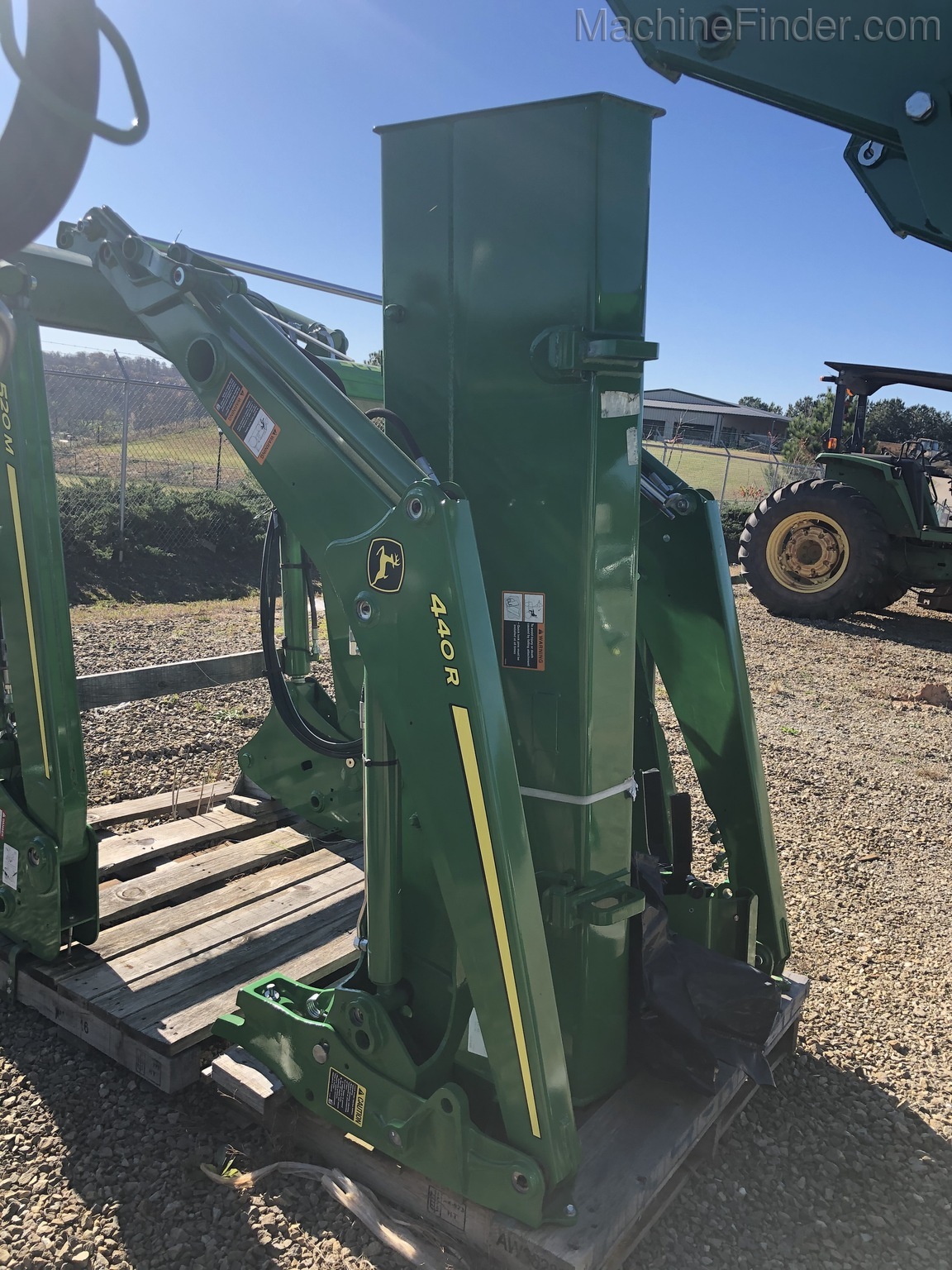 2018 John Deere 440R Image 3