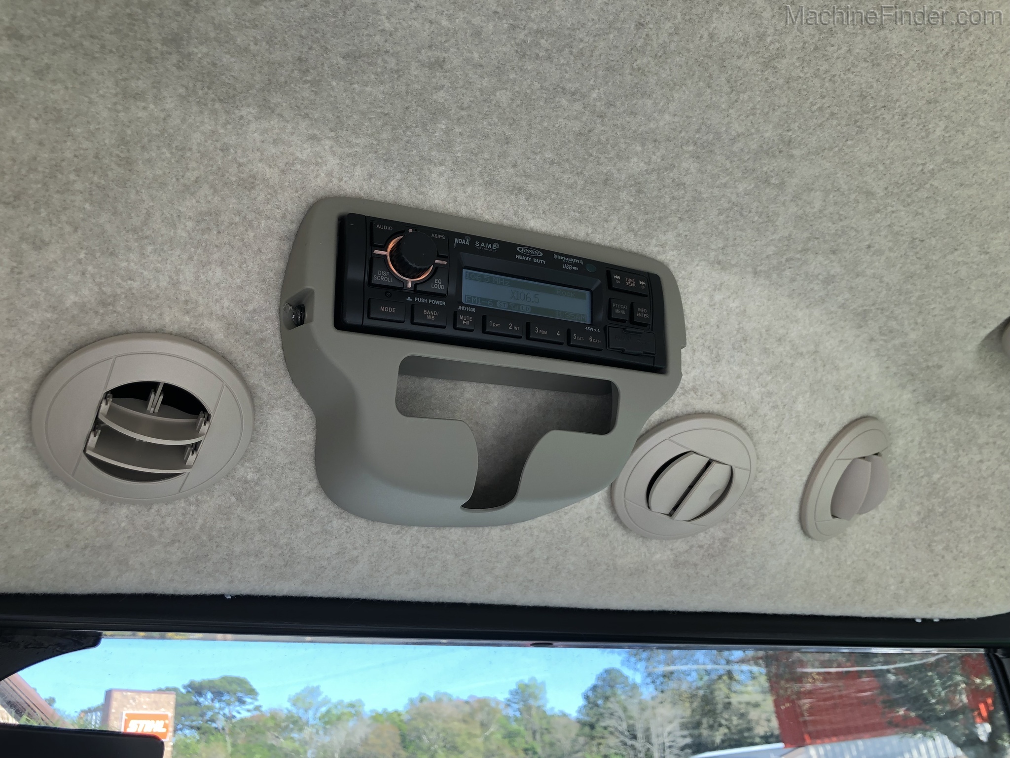 2020 John Deere 4066R Image 9