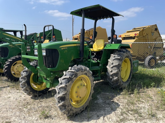 2014 John Deere 5055E Image 1