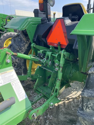 2014 John Deere 5055E Image 4