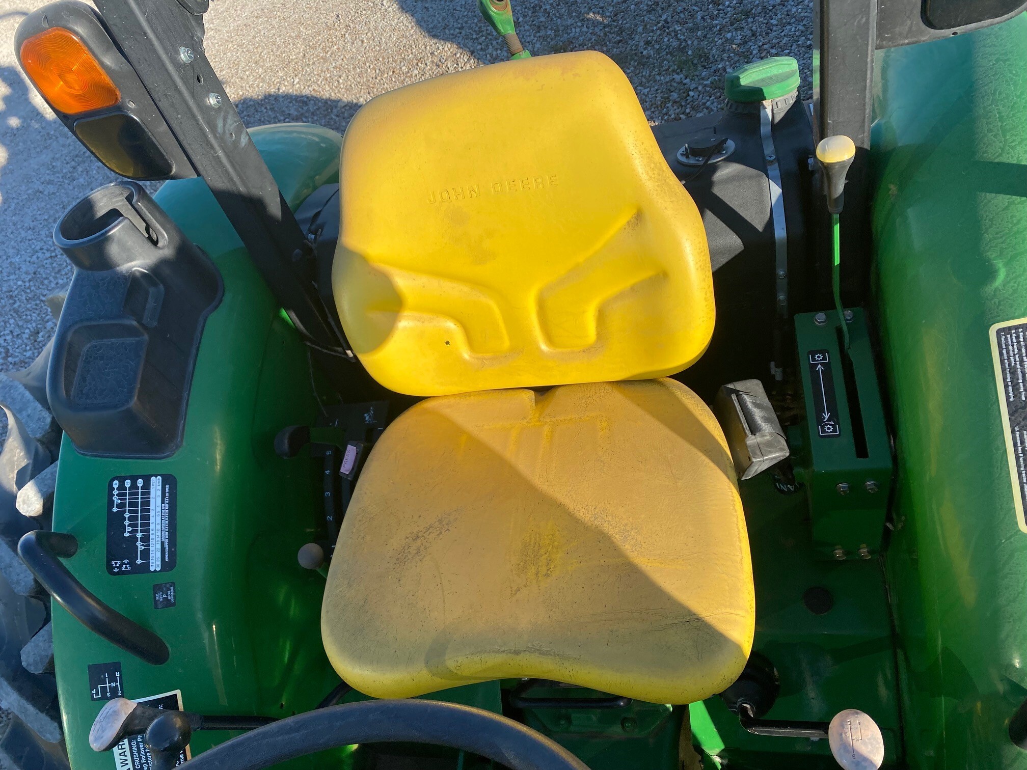 2015 John Deere 5055E Image 6