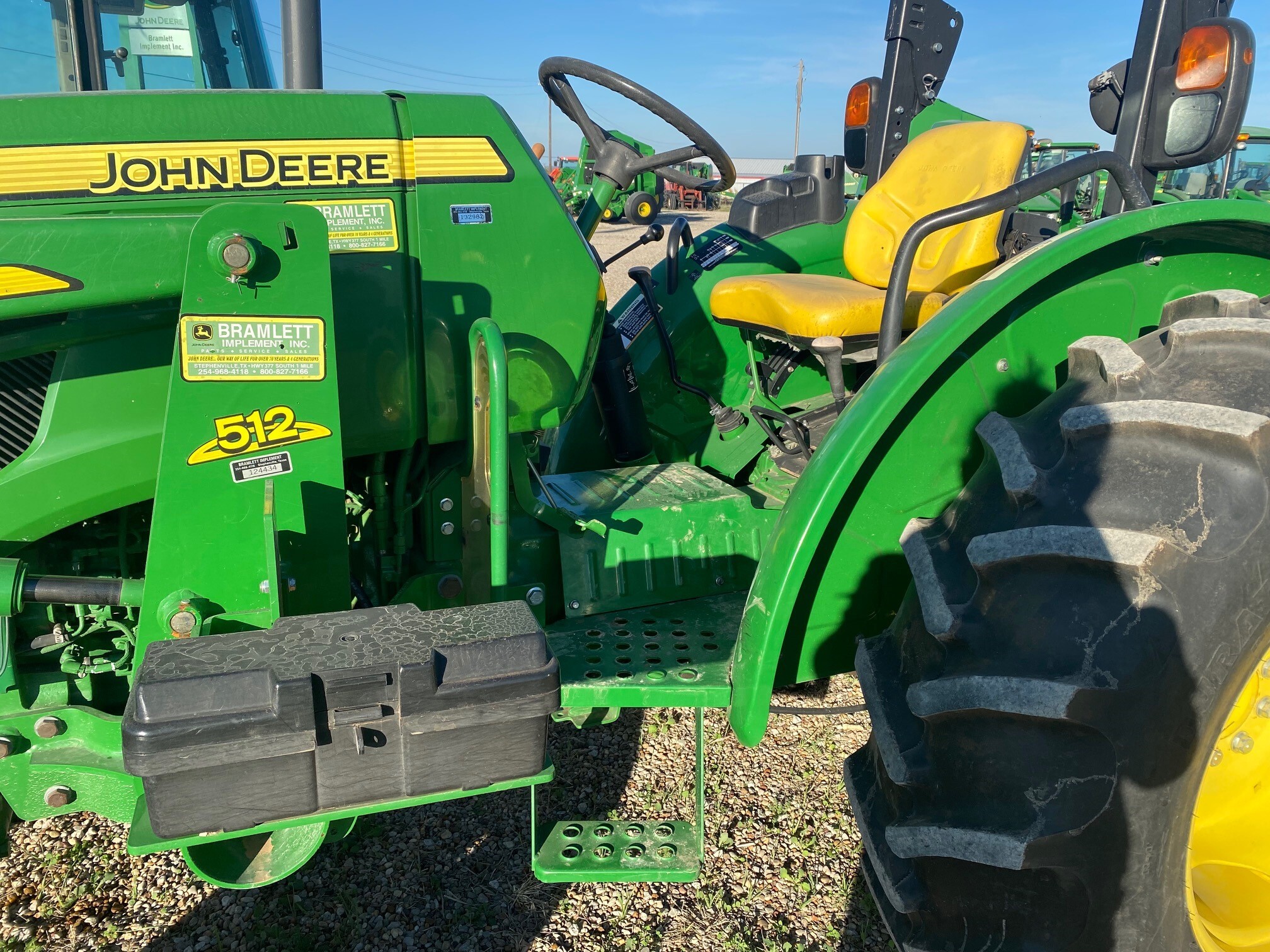 2015 John Deere 5055E Image 3