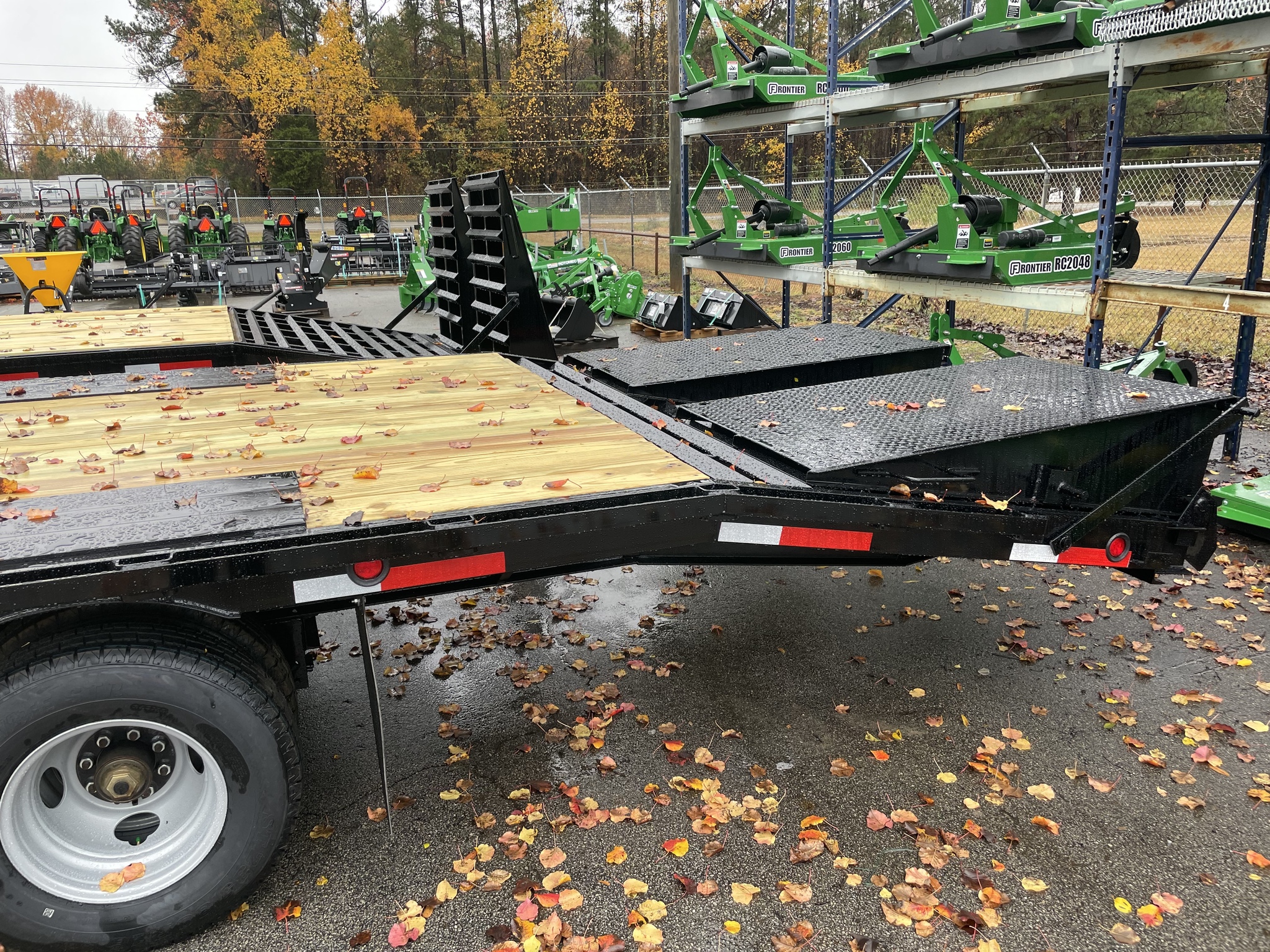 2023 Hooper 8x25 Gooseneck Image 6