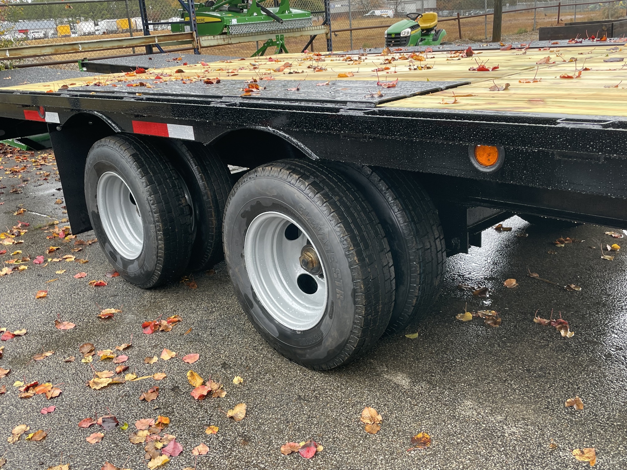 2023 Hooper 8x25 Gooseneck Image 5