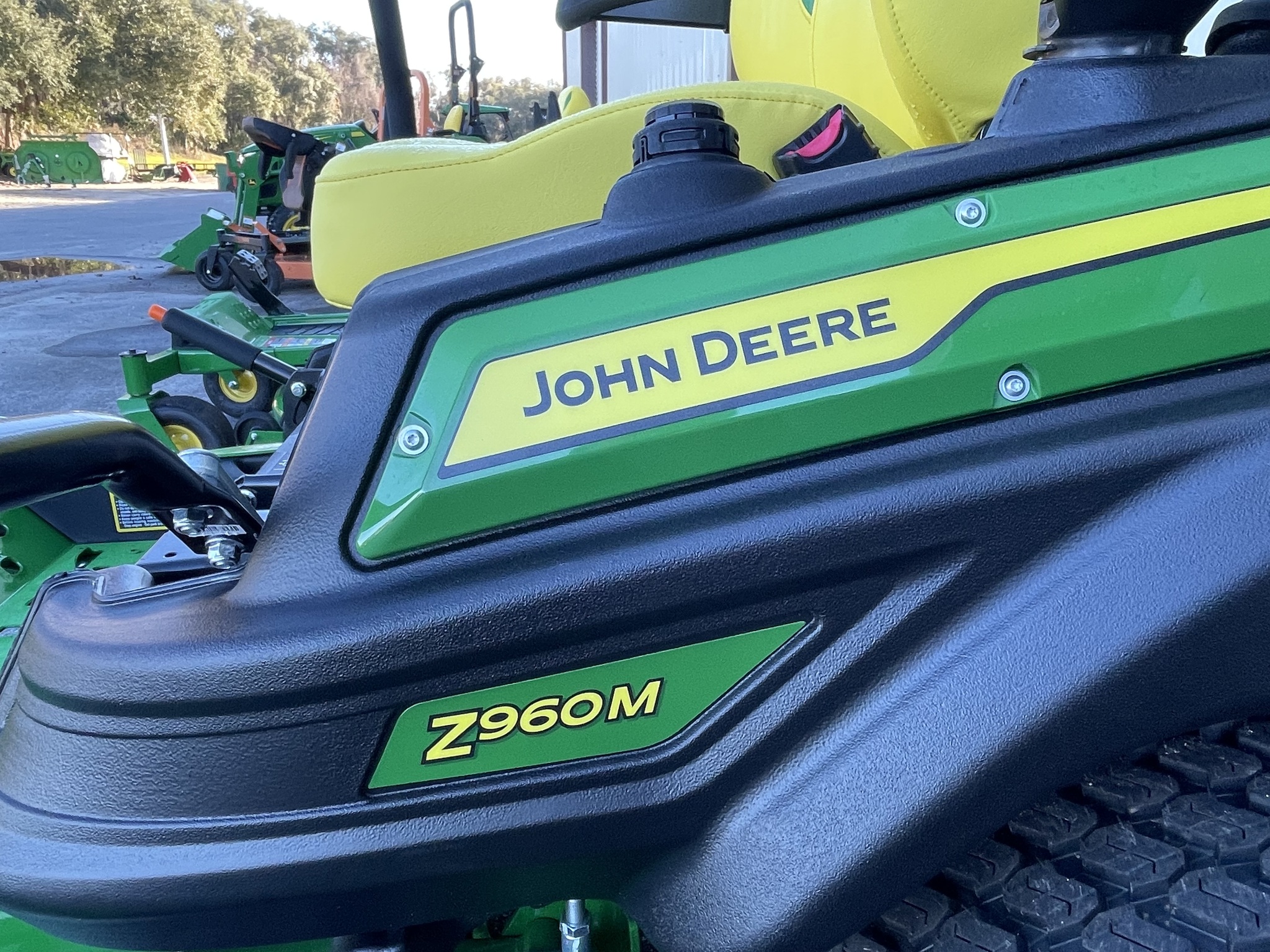 2023 John Deere Z960M Image 4