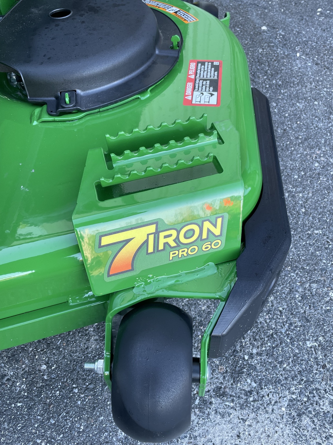 2023 John Deere Z960M Image 3