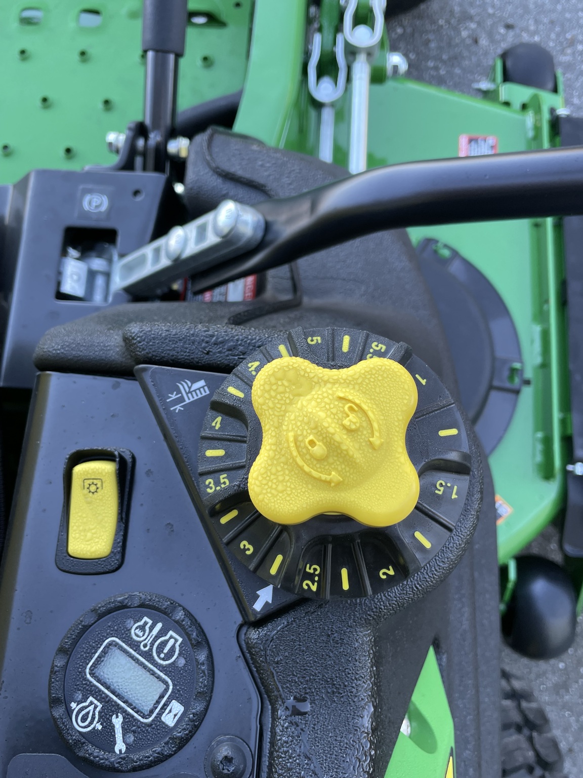 2023 John Deere Z960M Image 6