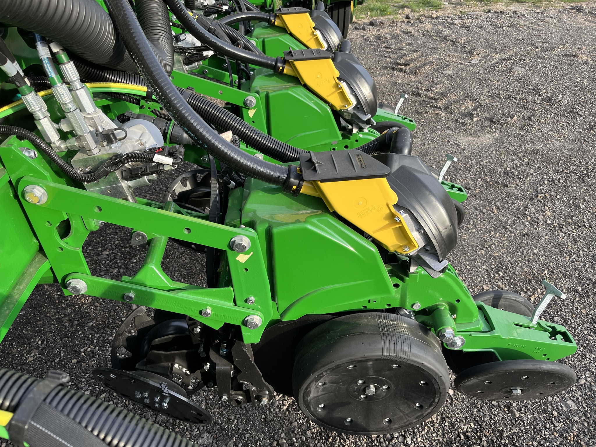 2023 John Deere 1775NT Image 8