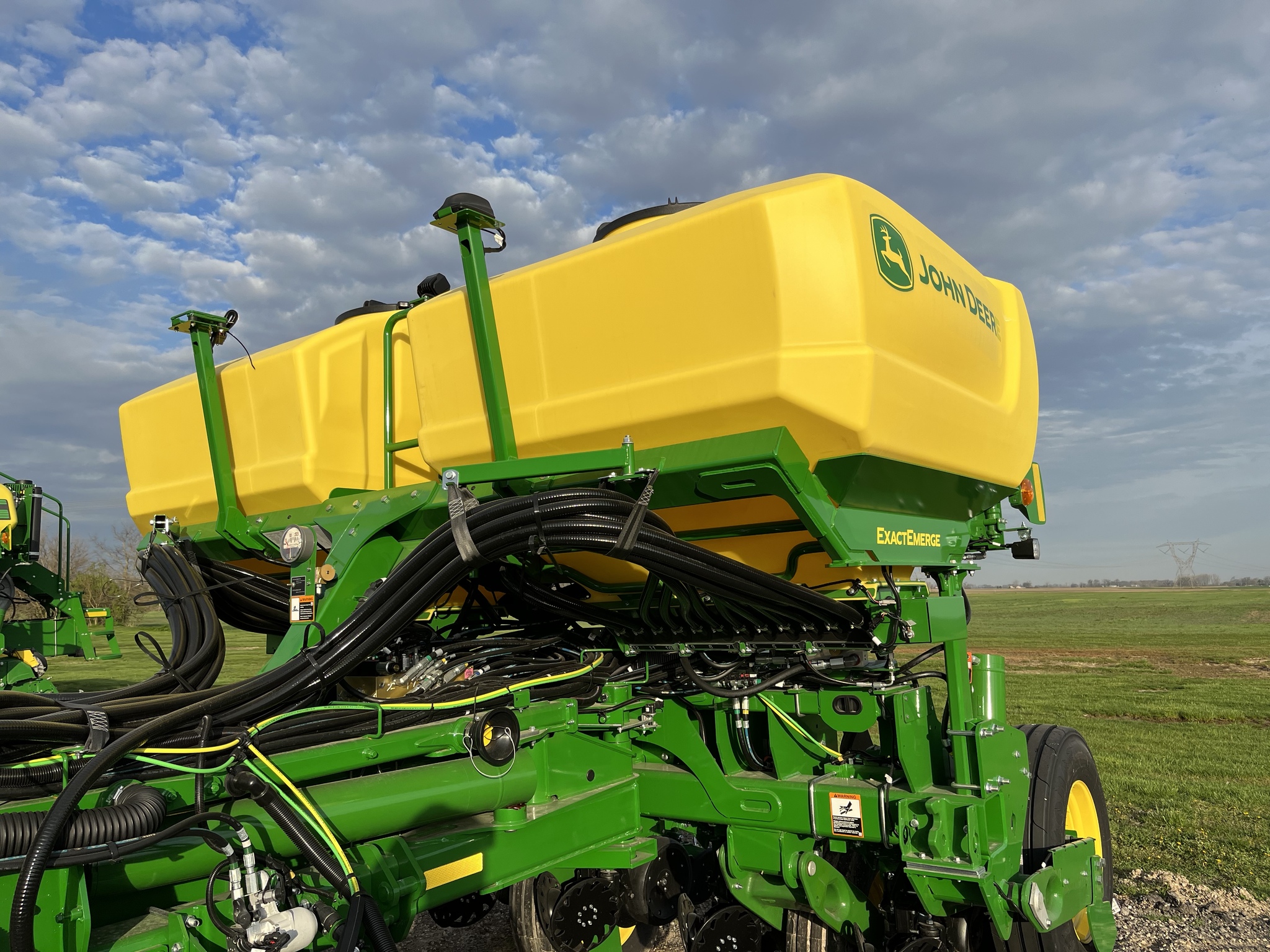 2023 John Deere 1775NT Image 3