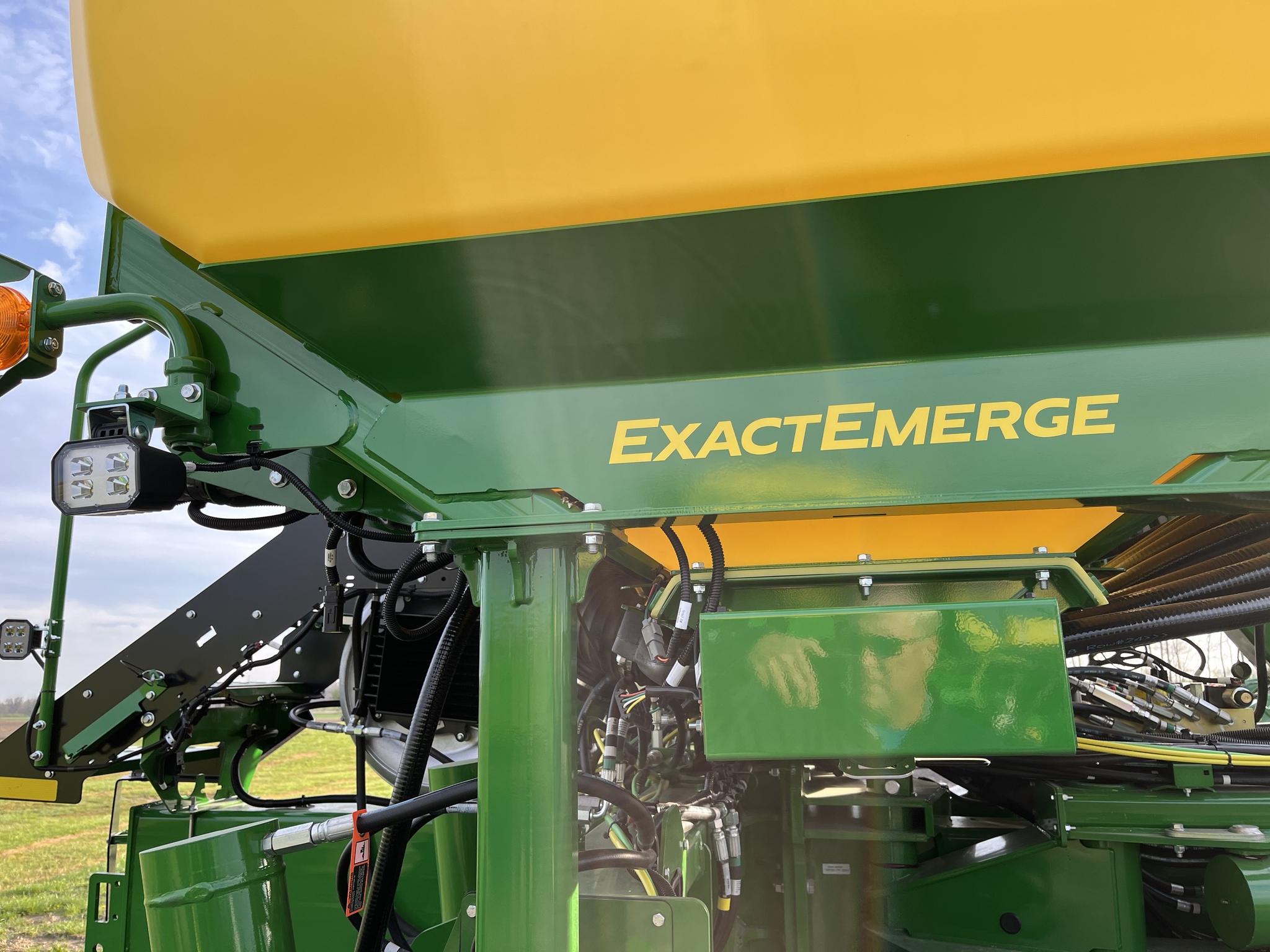 2023 John Deere 1775NT Image 6