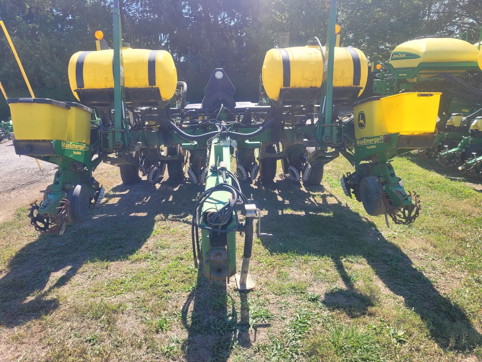 2001 John Deere 1760NT Image 1