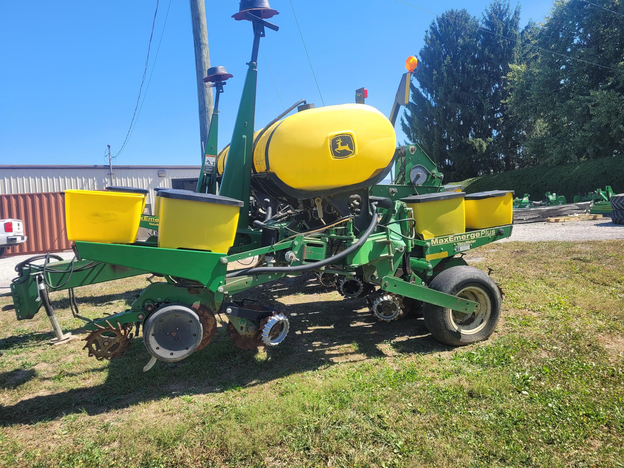 2001 John Deere 1760NT Image 2