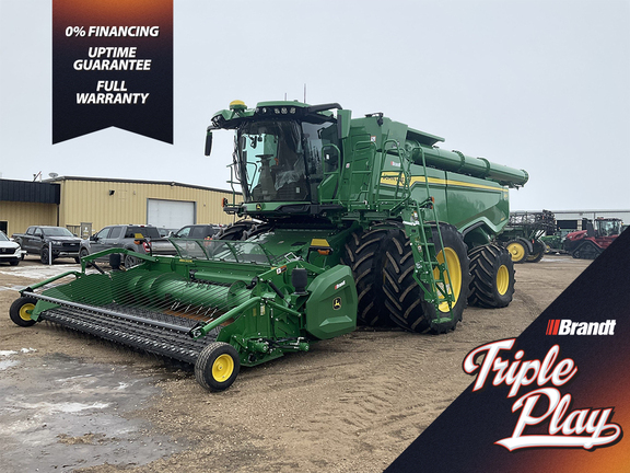 Photo of a 2022 John Deere X9 1100
