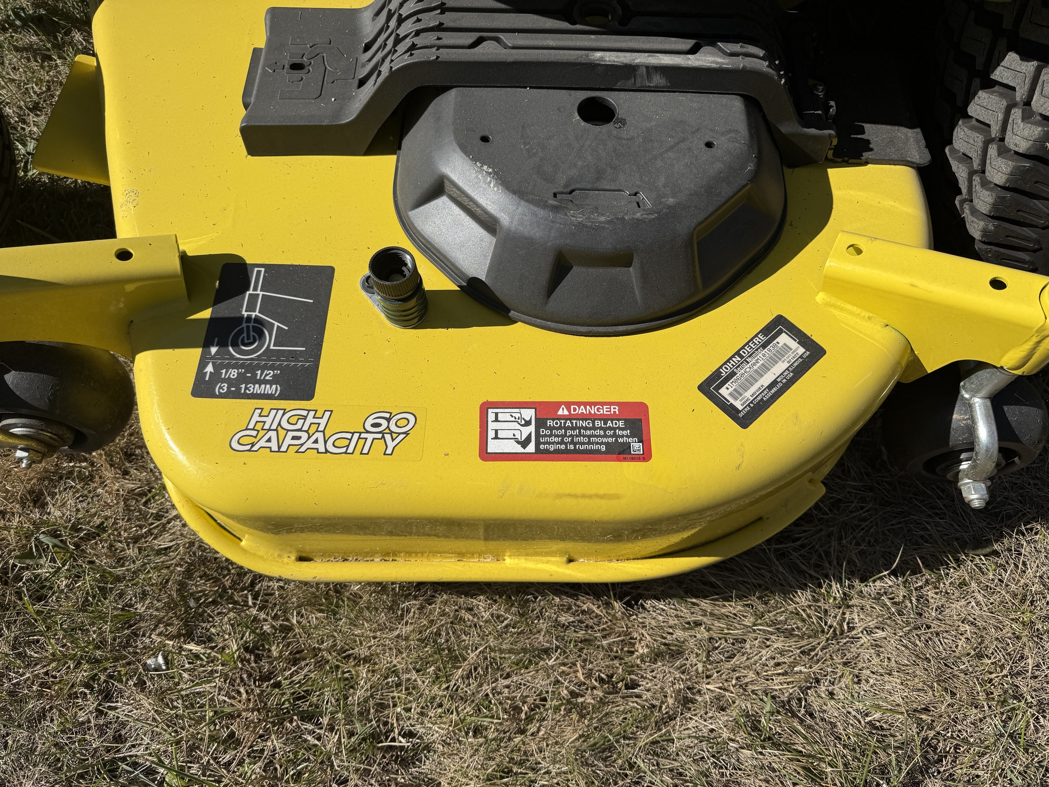 2022 John Deere X734 Image 4