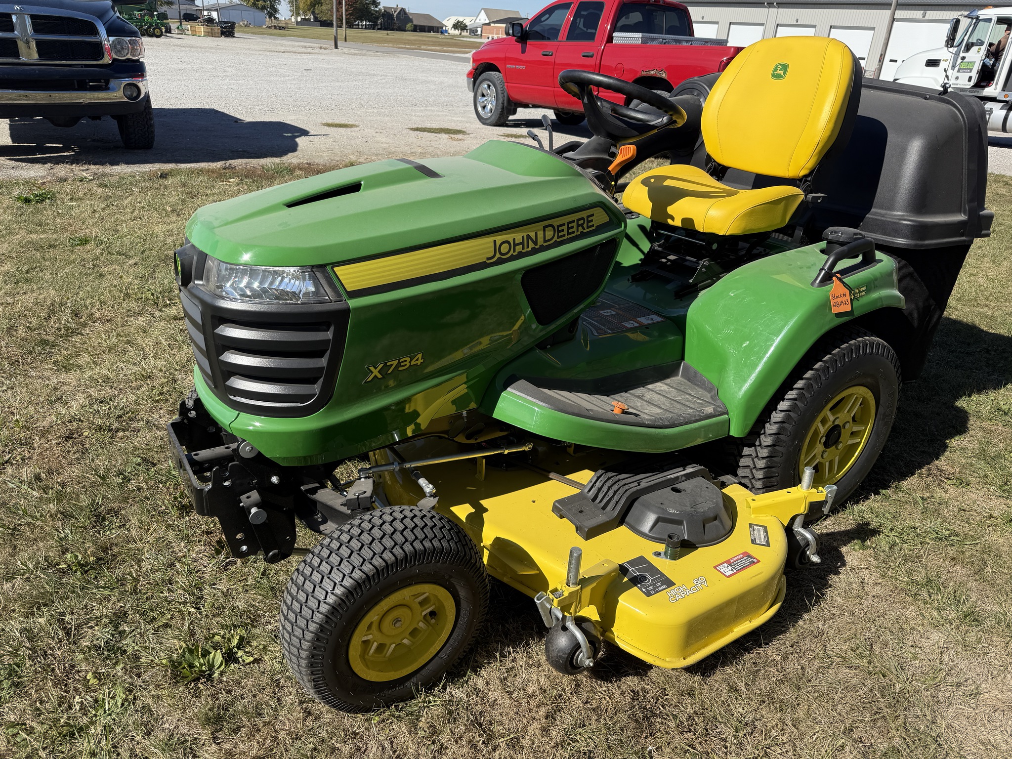 2022 John Deere X734 Image 3
