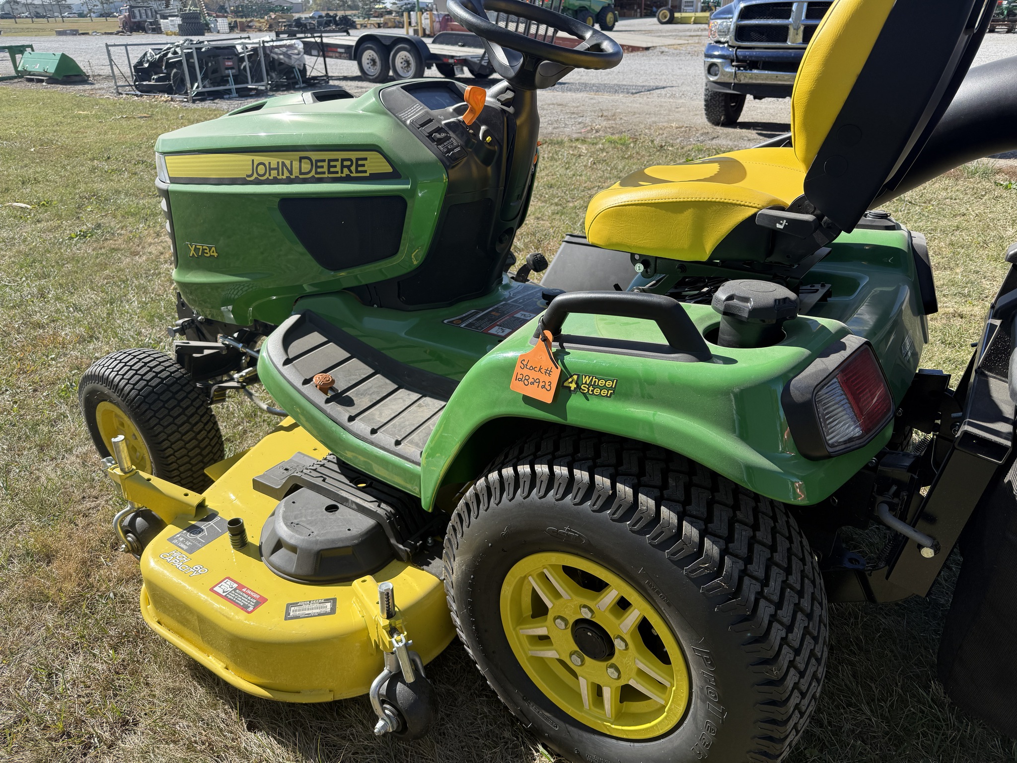 2022 John Deere X734 Image 5