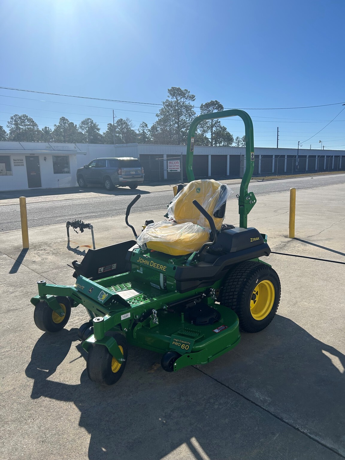2024 John Deere Z720E Image 1