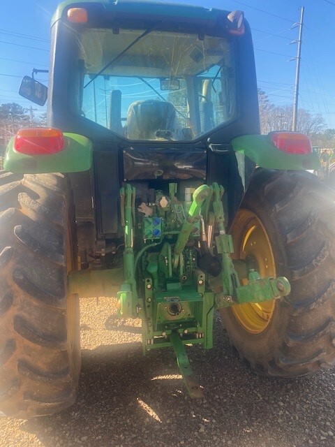 2015 John Deere 6115M Image 4