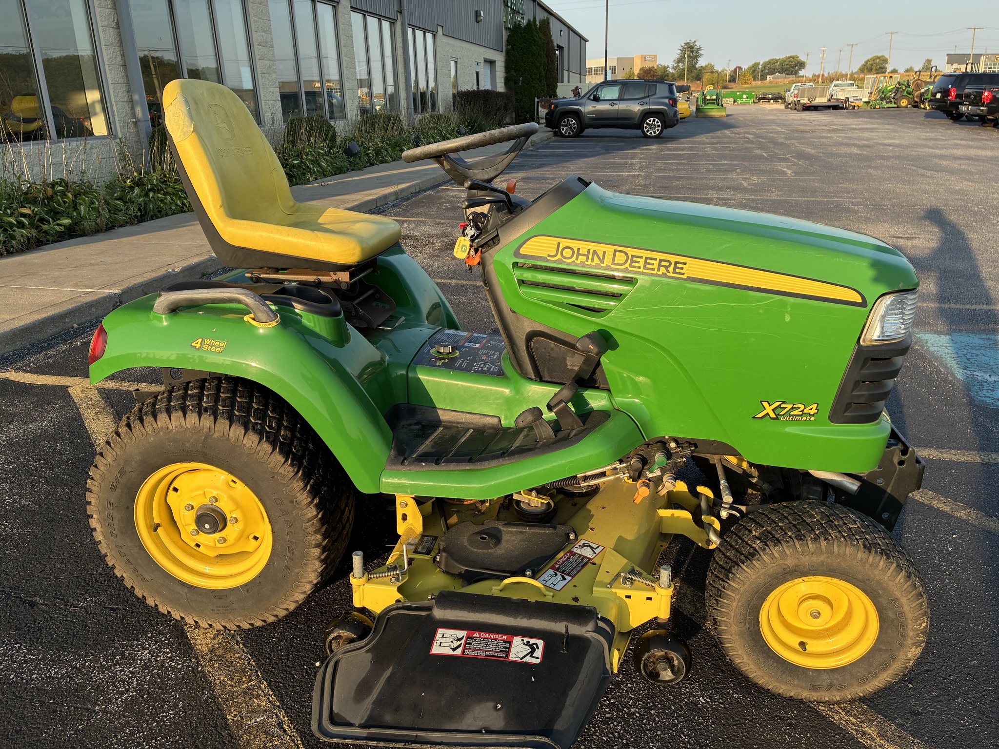 2006 John Deere X724 Image 2