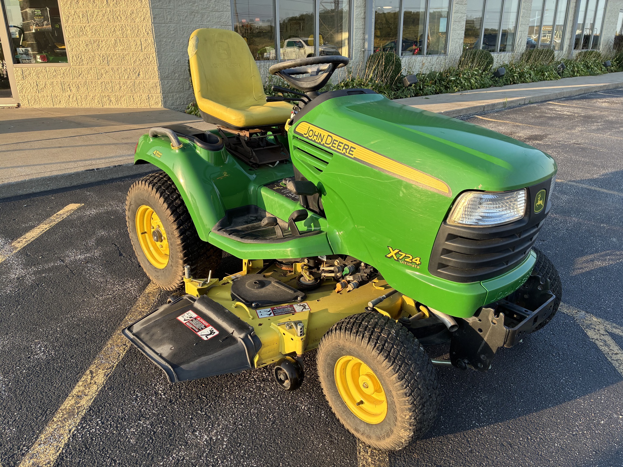 2006 John Deere X724 Image 1