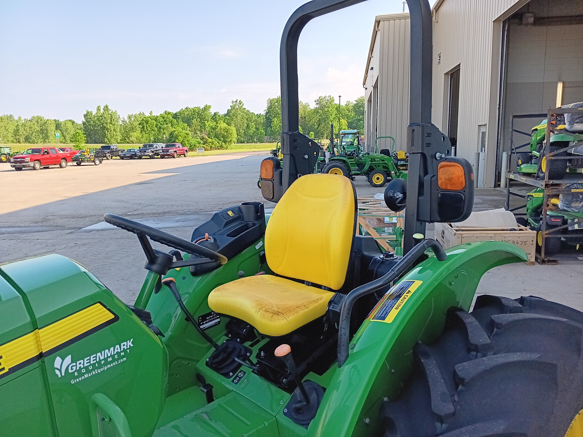 2022 John Deere 5045E Image 2