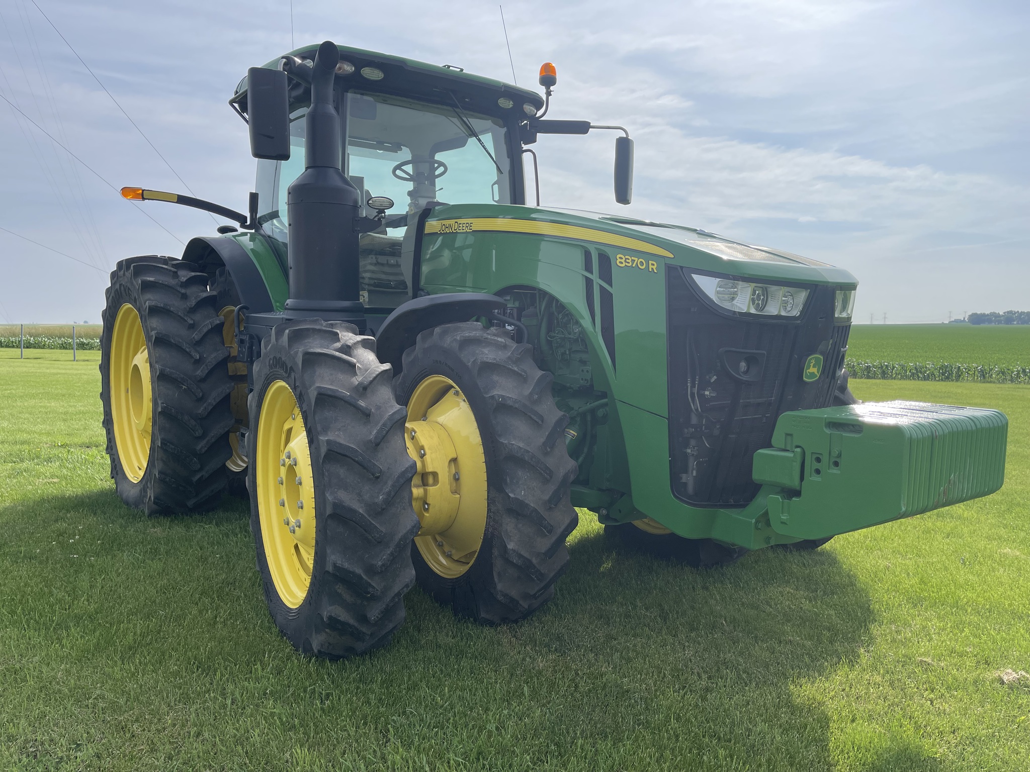 2020 John Deere 8370R at Heritage Tractor in Roanoke, IL