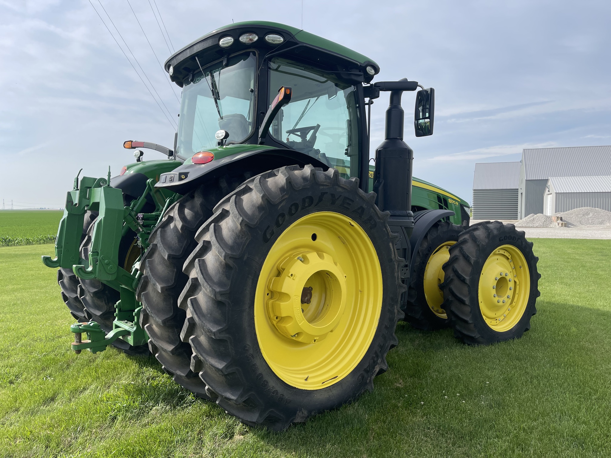  2020 John Deere 8370R at Heritage Tractor in Roanoke, IL