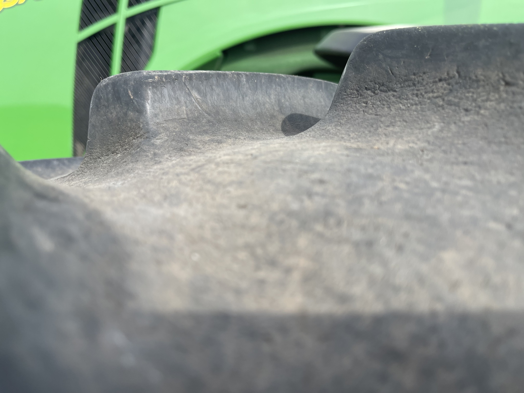  2020 John Deere 8370R at Heritage Tractor in Roanoke, IL