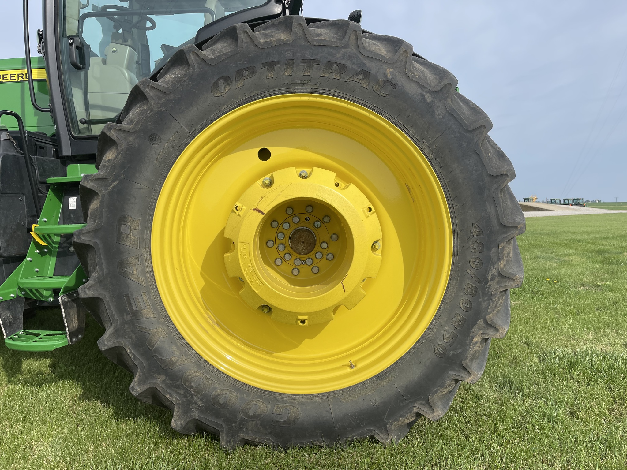  2020 John Deere 8370R at Heritage Tractor in Roanoke, IL
