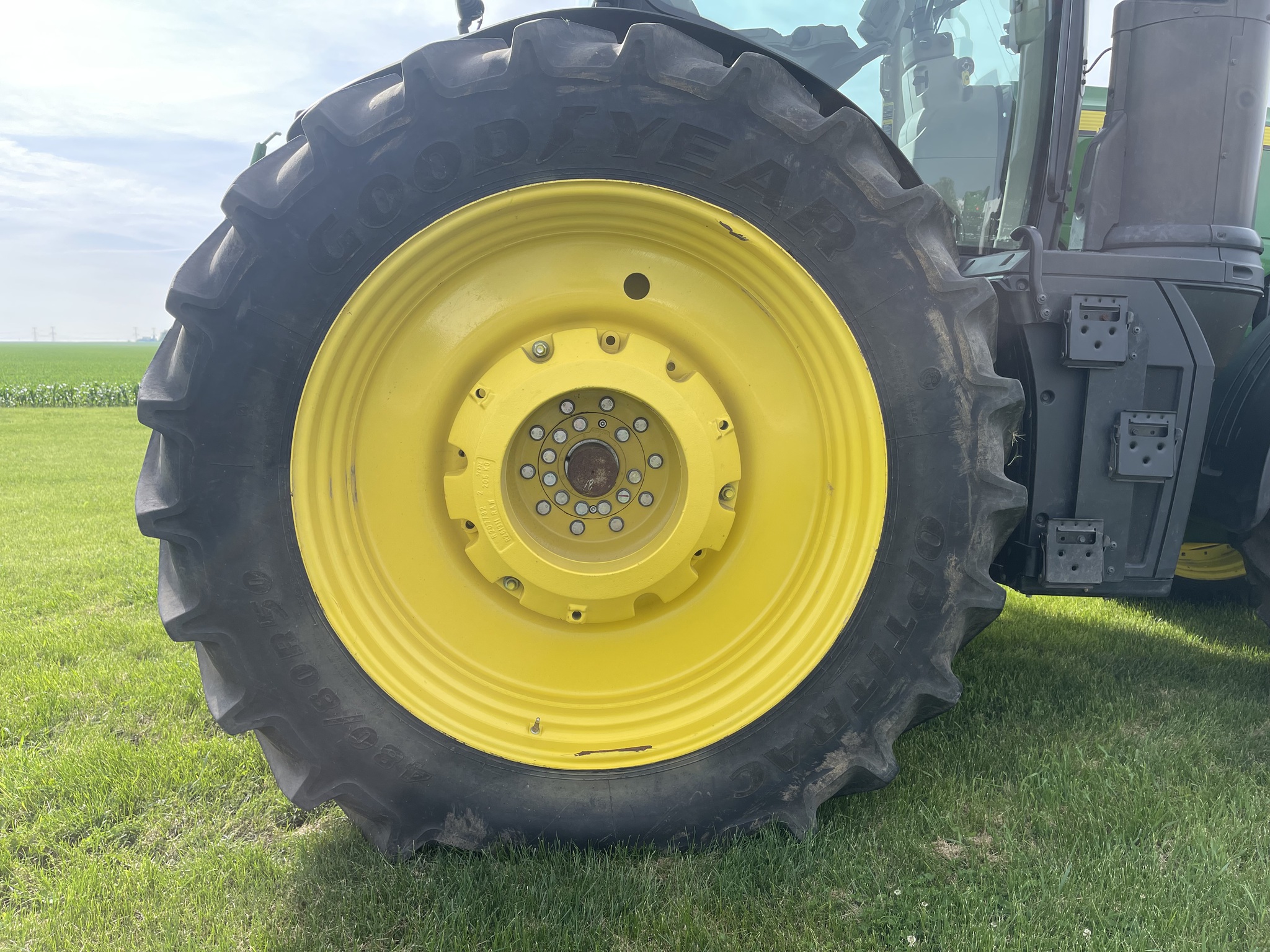  2020 John Deere 8370R at Heritage Tractor in Roanoke, IL