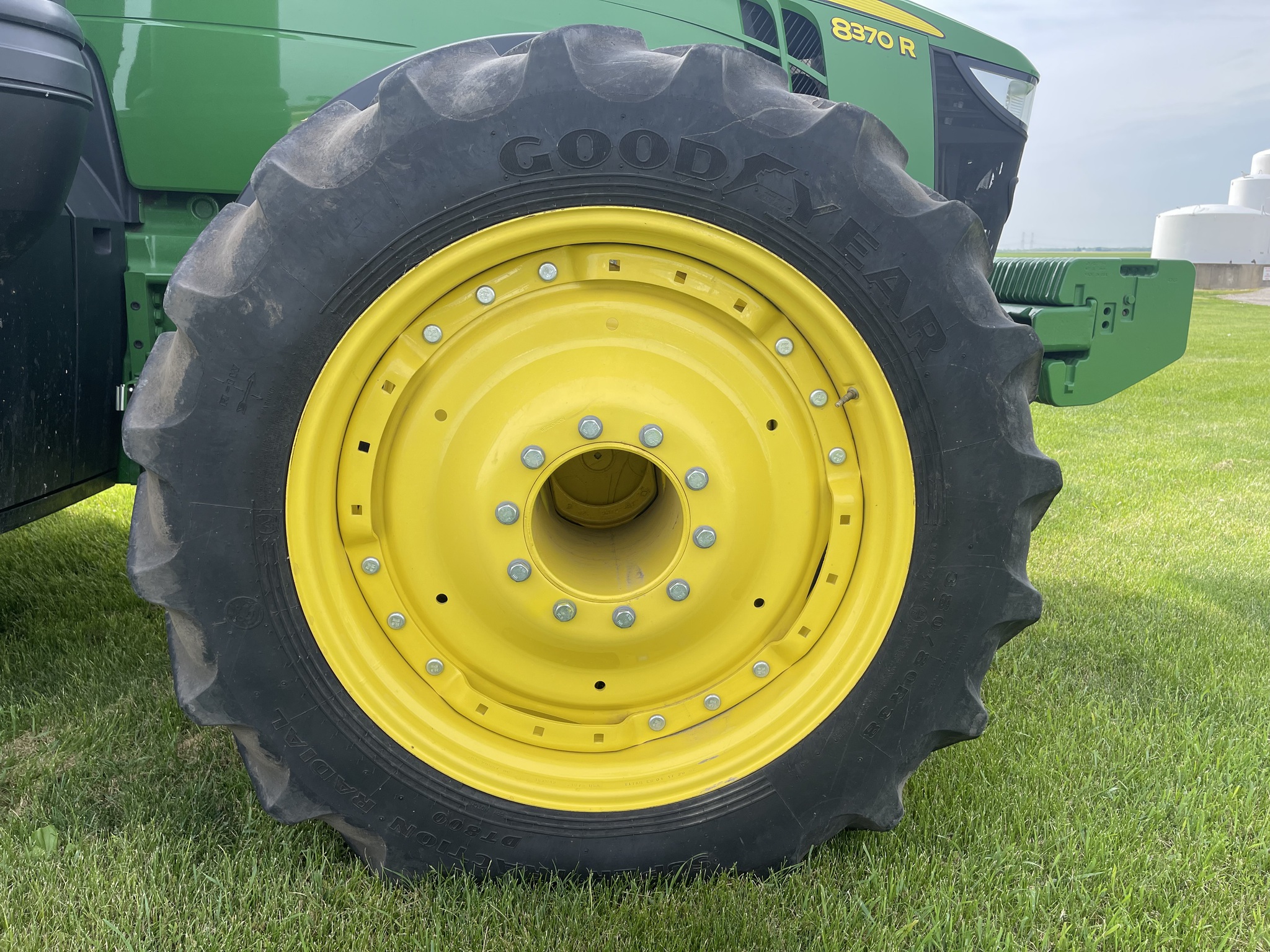  2020 John Deere 8370R at Heritage Tractor in Roanoke, IL