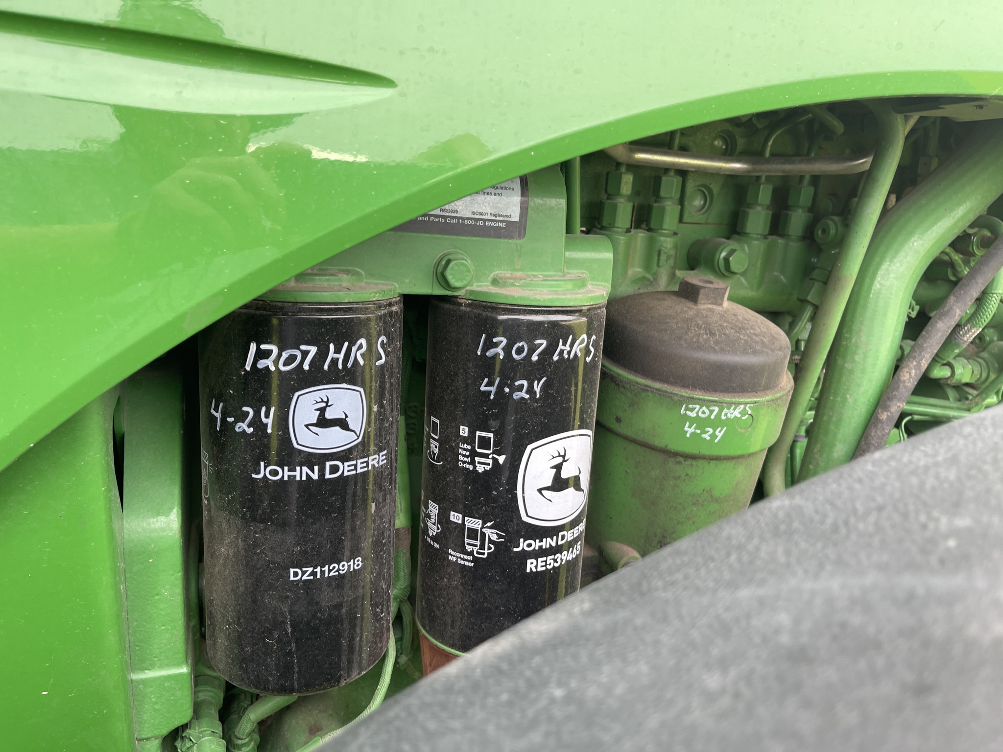  2020 John Deere 8370R at Heritage Tractor in Roanoke, IL