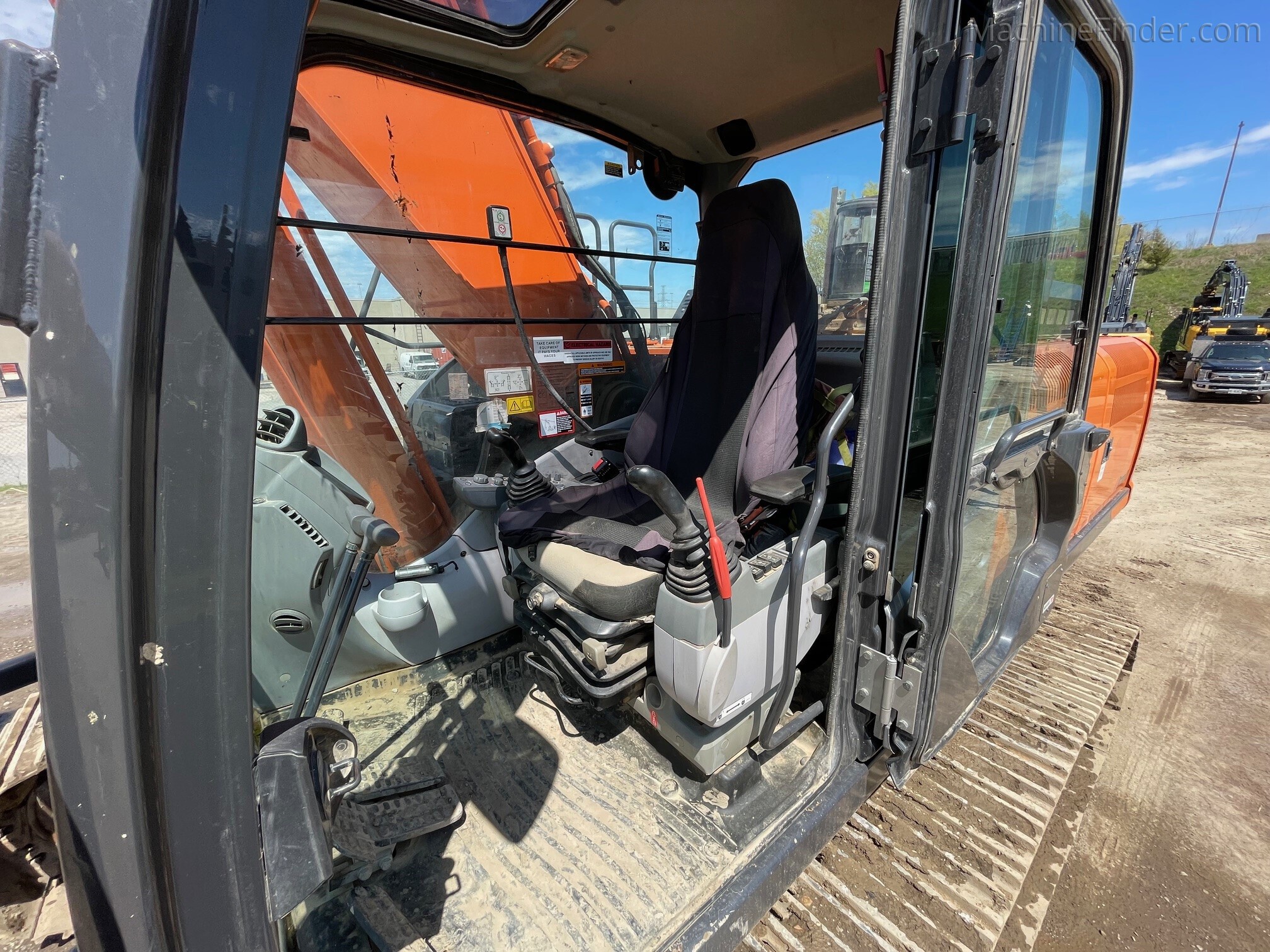 2019 Hitachi ZX350LC | Excavators | MachineFinder