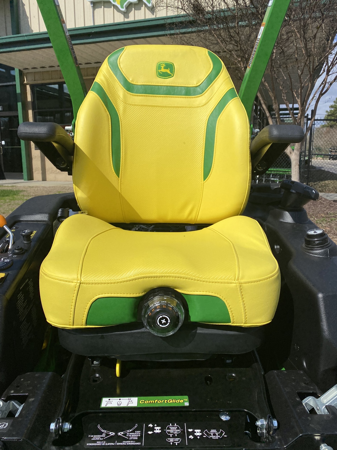 2024 John Deere Z920M Image 4